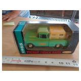 ERTL COIN BANK TRUE VALUE TRUCK ERTL COIN BANK TRUE VALUE TRUCK