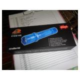 STUNGUN / FLASHLIGHT - BLUE