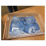 KIDS SZ 6 SHORTS