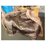 COAT SZ UNK PROB SM TO MED / RK