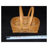 2009 LONGABERGER BASKET