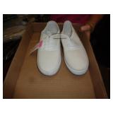 SHOES SZ 7