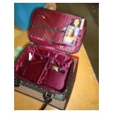 MAKEUP CASE