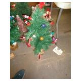 31' TALL LIGHTED XMAS TREE / RW