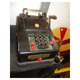 VINTAGE ADDING MACHINE / RW