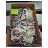 200 BASEBALL CARDS