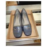 SHOES SZ 8.5