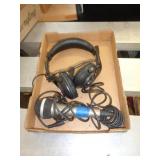 MICROPHONE & HEADPHONES