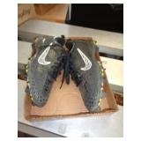 CLEATS SZ 8
