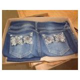 WOMENS SZ 5 JEANS