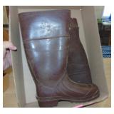 NORTHERN RUBBER MUCK BOOTS SZ 8