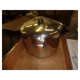 6QT REVEREWARE POT 6QT REVEREWARE POT