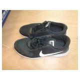 NIKE SHOES SZ 8.5 NIKE SHOES SZ 8.5