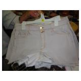4 - SHORTS SZ 14 4 - SHORTS SZ 14