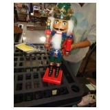 NUTCRACKER NUTCRACKER