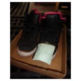AIR JORDANS SZ 6 YTH AIR JORDANS SZ 6 YTH