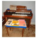 LOWREY ORGAN W BOOKS & BENCH / PR US