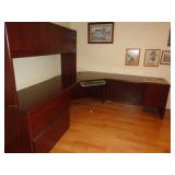 BIG CORNER COMPUTER DESK 67'T X 132' L / SR US
