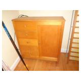 CHIFFEROBE 41'T X 16' W X 39' L / SR US
