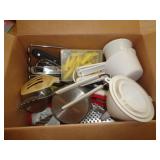 LOT OF KITCHEN ITEMS