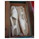 SAS SANDALS SZ 8.5M