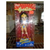 2018 8' WONDER WOMAN FIGURE