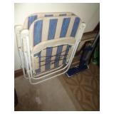 LAWN CHAIRS / G