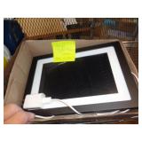 DIGITAL PIC FRAME