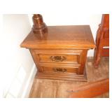 NIGHT STAND 25' T X 17' W X 28' L / BR1 US