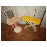TOY IRONING BOARD & VANITY / BR1 US