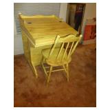 VINTAGE YELLOW DESK & CHAIR / 32'T X 28'W / MB US
