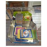 POKEMON TIN W CARDS