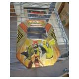 POKEMON TIN W CARDS
