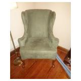 WING CHAIR QUEEN ANNE STYLE / P