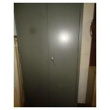 METAL CABINET 72' T X 18' D X 36' W / G