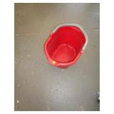 BUCKET / UT