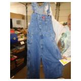 DICKIES BIB OVERALLS SZ 30X32 / RK