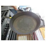 12' CAST IRON SKILLET - LODGE