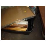 TOTE OF PIC FRAMES / UT