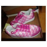 SHOES SZ 6