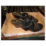 SHOES SZ 5