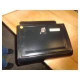 WALL MAIL BOX / METAL / WITH KEY