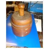 VINTAGE ROUND WOOD BUTTER MOLD