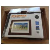 7' DIGITAL PICTURE FRAME