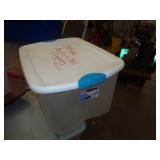 TOTE W LID 66QT