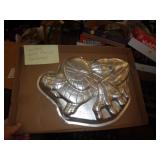 WILTON CAKE PAN