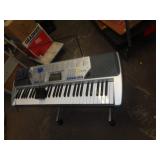CASIO KEYBOARD W STAND / UT