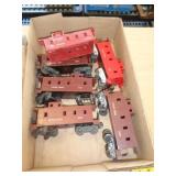 6 - LIONEL CABOOSES & 1 BODY OF CABOOSE