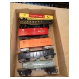 6 - LIONEL PLASTIC TRAIN CARS