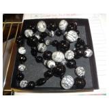 GLASS & STONE NECKLACE